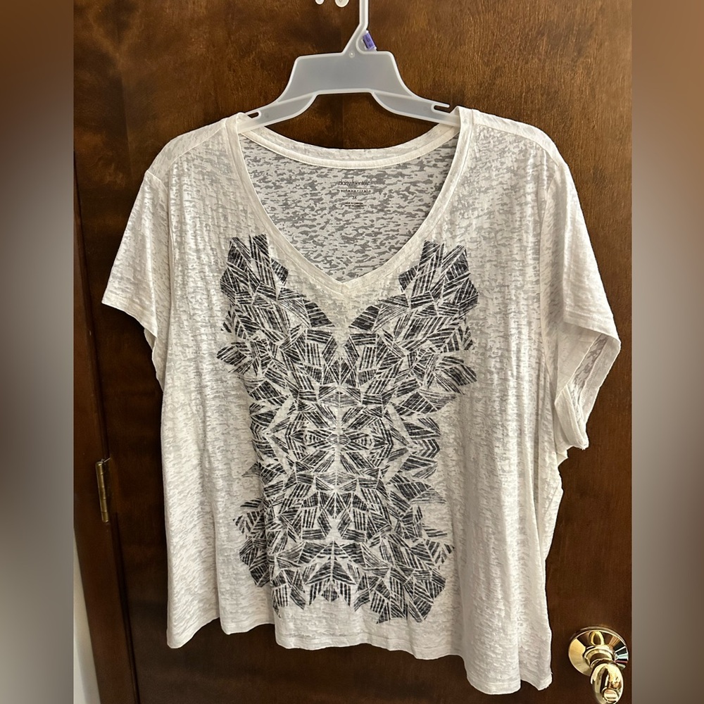 Women’s Size 3X Top by Daisy Fuentes.
